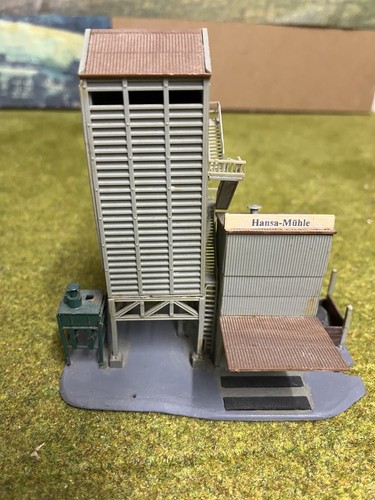 Modelleisenbahn spur - spur, n