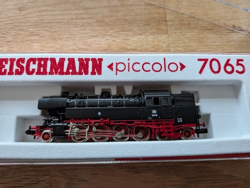 Modelleisenbahn spur - spur, n